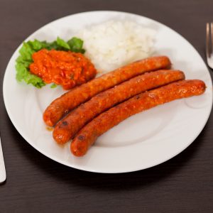 Domača pikantna klobasa